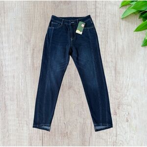 Halara Flex Mid Rise Button Zipper Multiple Pockets
Petite Small
NWT